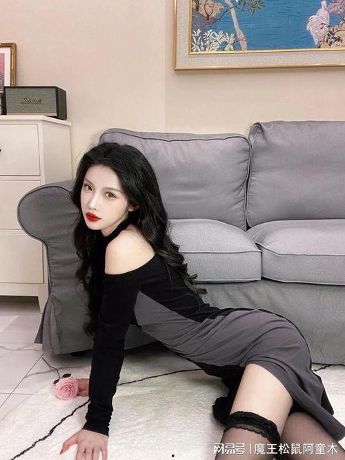 中学生长筒丝袜里,中学生成长故事